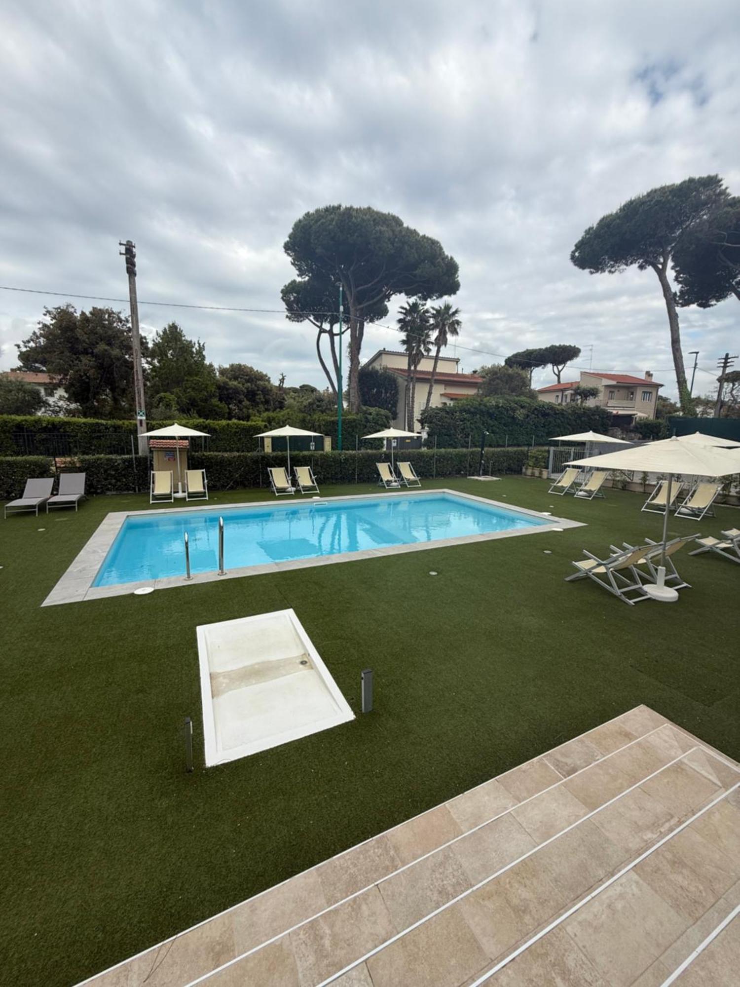 Residence San Francesco ตีร์เรเนีย ภายนอก รูปภาพ