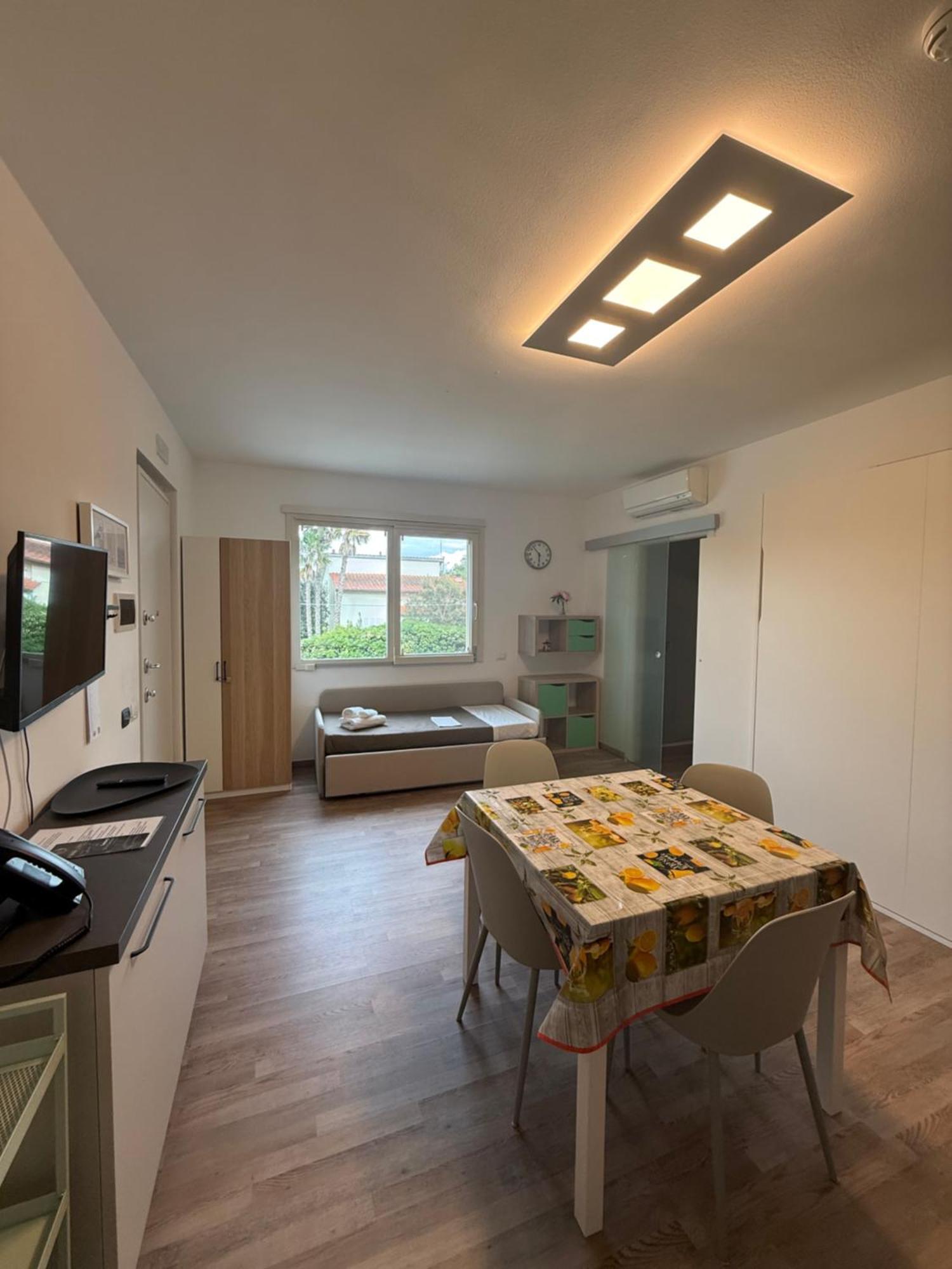 Residence San Francesco ตีร์เรเนีย ภายนอก รูปภาพ