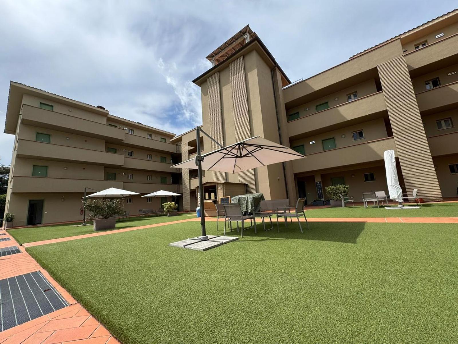 Residence San Francesco ตีร์เรเนีย ภายนอก รูปภาพ